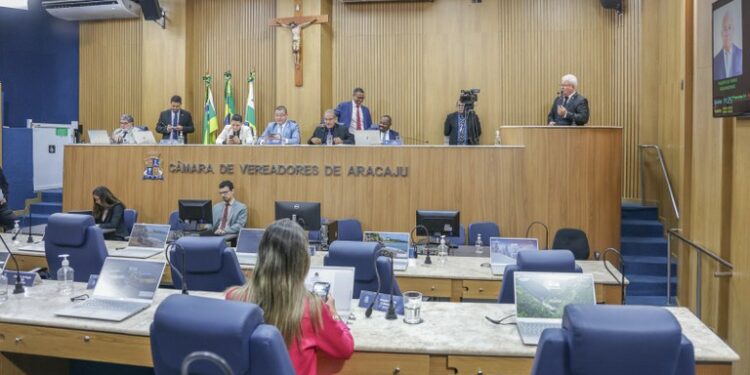 Parlamentares da CMA encerram trabalhos legislativos e aprovam 09 Projetos de Lei em Sessão Ordinária