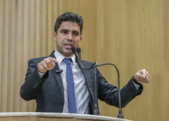 Vereador Pastor Diego defende respeito religioso e repudia comentários de intolerância