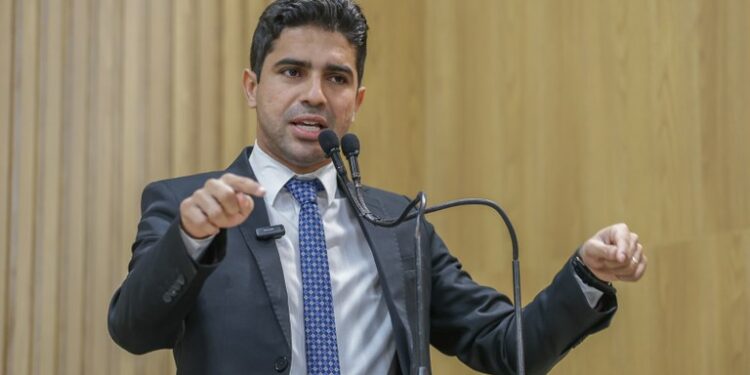 Vereador Pastor Diego defende respeito religioso e repudia comentários de intolerância