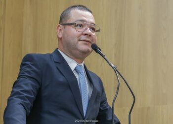 Eduardo Lima repudia afirmações de intolerância religiosa contra as igrejas feita por Iza Moura