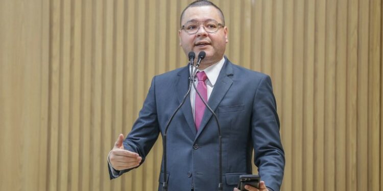 Eduardo Lima comemora aprovação do PL que criminaliza a prática de Bullying e Cyberbullying no Brasil