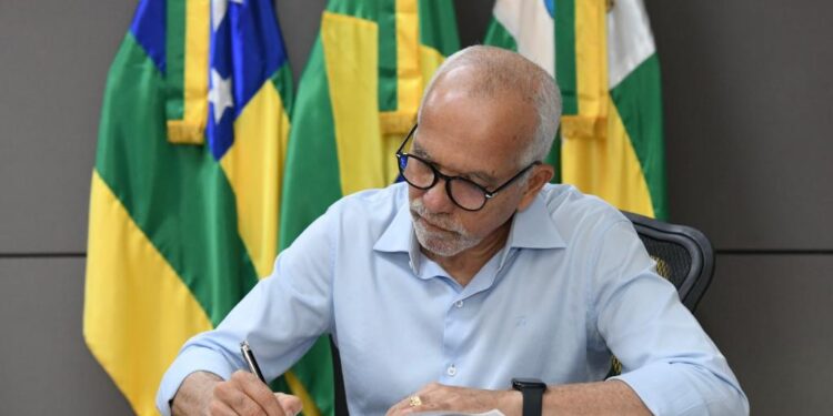 Prefeito Edvaldo sanciona leis que garantem melhorias ao transporte público da Grande Aracaju