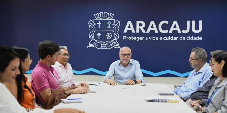 Prefeito Edvaldo acompanha andamento de projetos do programa Aracaju Cidade do Futuro
