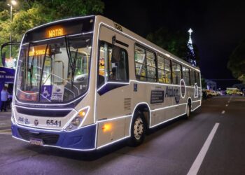 SMTT disponibiliza linha de ônibus especial para pontos da cidade com decoração natalina