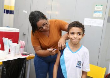 Com ação estratégica, Prefeitura aplica mais de 39 mil doses de vacinas nas escolas da capital