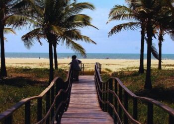 Folha de S. Paulo destaca praias de Aracaju como as mais limpas do país