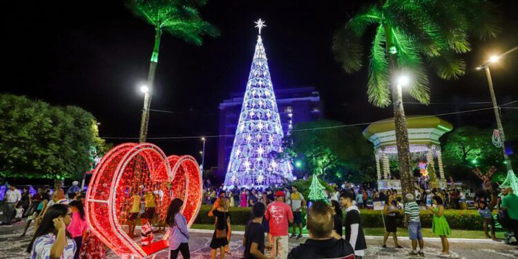 Natal Iluminado: confira a programação completa desta semana para as praças do Centro