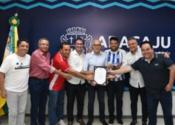 Prefeitura repassa R$410 mil em emendas parlamentares a clubes de futebol de Aracaju