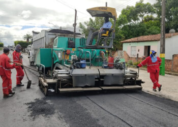 Pavimentações asfáltica e granítica realizadas pelo Governo do Estado beneficiam 35 municípios