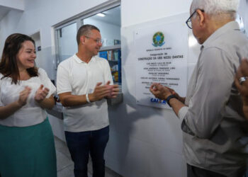 Governador e prefeito entregam Unidade de Saúde em Aracaju