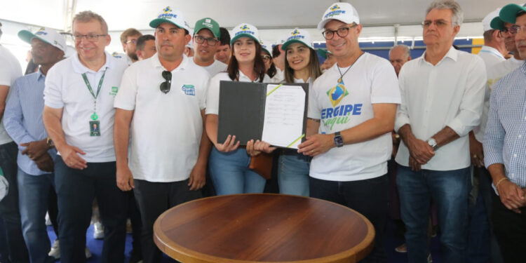 Governador anuncia construção de Ceac na 17ª edição do ‘Sergipe é aqui’ em Nossa Senhora da Glória