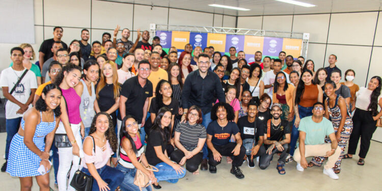 Cerca de 80 profissionais encaminhados pelo NAT são contratados por franquia de multinacional que chega à capital sergipana