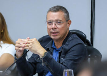 Fábio Mitidieri reúne secretariado e avalia primeiro ano de governo