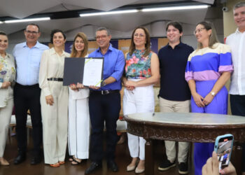 Governo do Estado firma termo de adesão para a construção de 75 creches-escolas nos municípios sergipanos