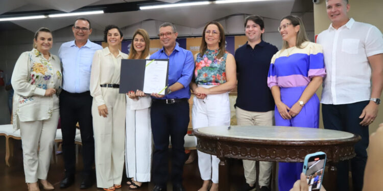 Governo do Estado firma termo de adesão para a construção de 75 creches-escolas nos municípios sergipanos