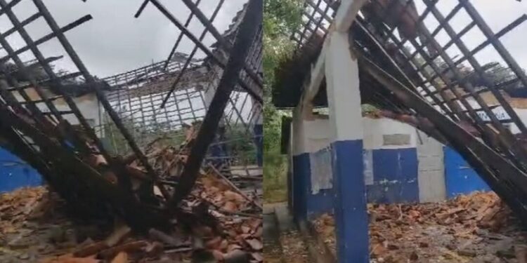 Teto de escola municipal desaba em povoado no município de Gararu