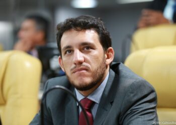 Camilo: “Edvaldo Nogueira faz papel de síndico, e não de prefeito”