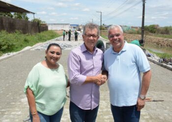Laércio Oliveira visita obra em Nossa Senhora do Socorro executada com emenda de sua autoria