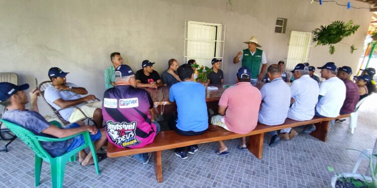 Emdagro entrega certificados do Renasem a produtores de plantas ornamentais e grama em Boquim