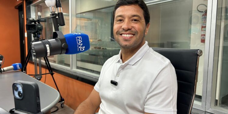 Duílio diz que gestão de Salgado é desencontrada e que copia programas idealizados por ele