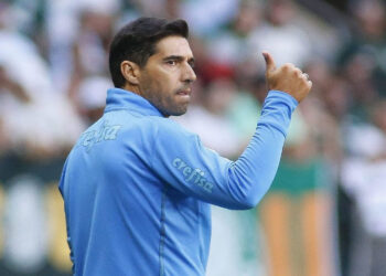 Abel Ferreira renova com o Palmeiras até o final de 2025