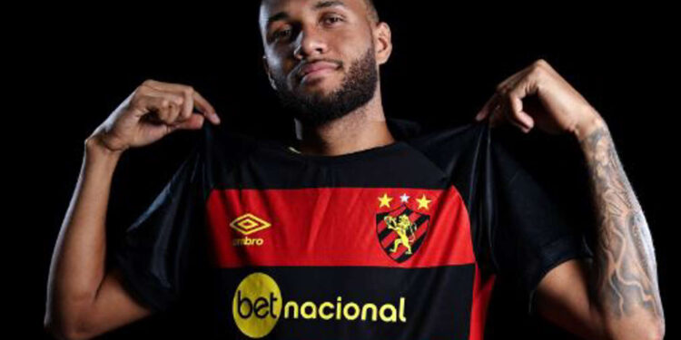 Em negociação milionária, Gustavo Coutinho é o novo 9 do Sport