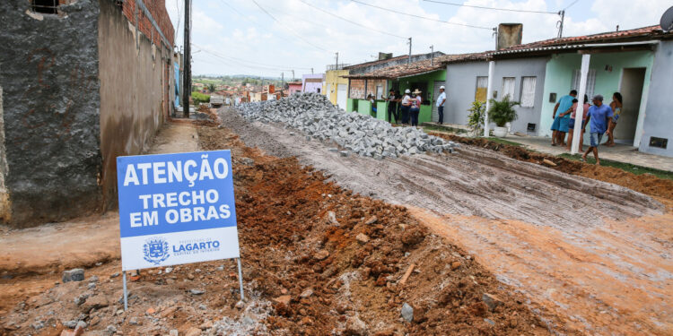 Prefeitura de Lagarto anuncia o início das obras de calçamento de mais duas ruas no Conjunto Albano Franco