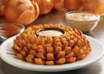 Outback Steakhouse anuncia data de abertura do primeiro restaurante da marca em Aracaju