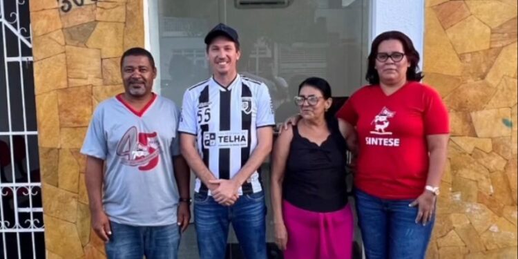 Prefeito de Telha, Flávio Dias, anuncia cumprimento do reajuste do piso do magistério em 3,62%