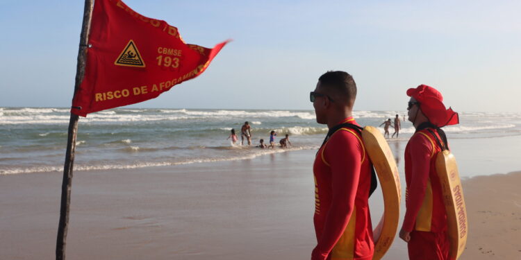Corpo de Bombeiros vai empregar 50 militares diariamente no Projeto Verão Sergipe 2024