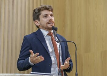 Parklets: Breno Garibalde cobra implantação de lei municipal 