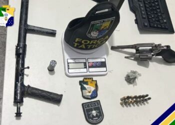 PM prende suspeito e apreende duas armas de fogo em Nossa Senhora do Socorro