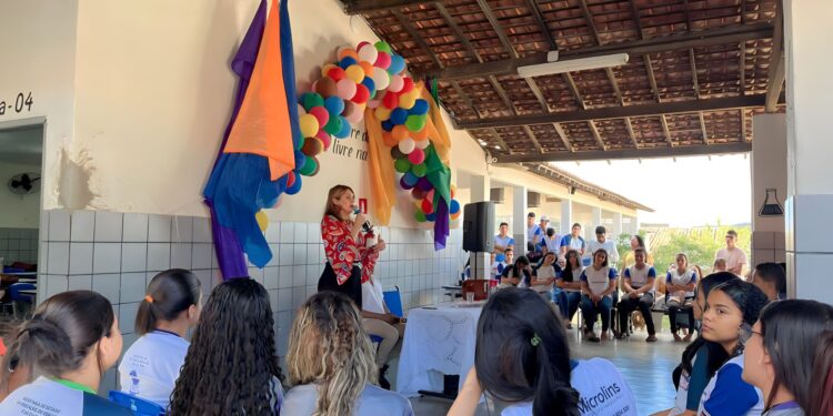 Linda Brasil destina mais de R$ 190 mil em emendas impositivas para educação