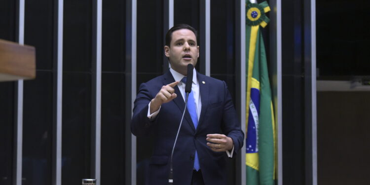 Rodrigo Valadares propõe PEC para exigir aprovação da Mesa Diretora em medidas judiciais contra congressistas