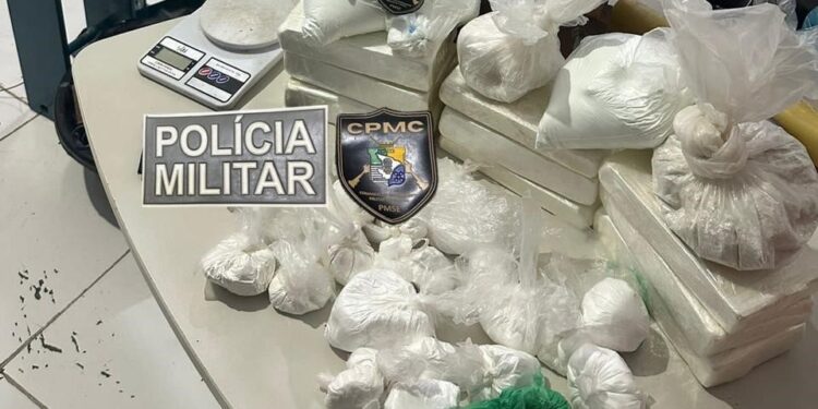 Polícia Militar apreende mais de 10 kg de cocaína na Zona Norte de Aracaju