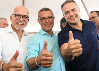 Prefeito Edvaldo participa do ato de assinatura da ordem de serviço para construção da ponte Neópolis/Penedo