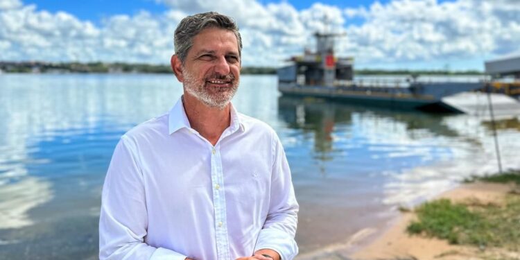 Rogério acredita que retomada das obras da refinaria Abreu e Lima pode ser um indicativo para retorno