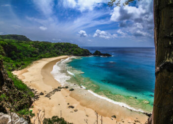 Praia em Fernando de Noronha é eleita a melhor do mundo pela 7ª vez