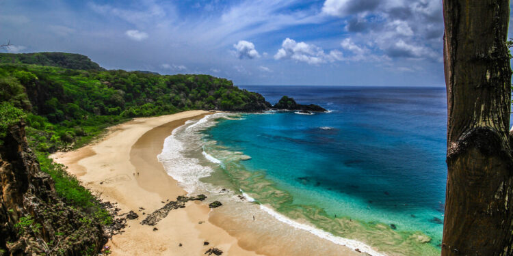 Praia em Fernando de Noronha é eleita a melhor do mundo pela 7ª vez
