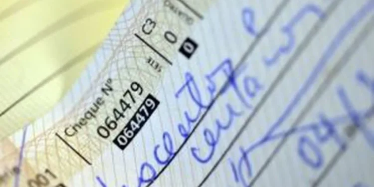 Uso de cheque recua pelo 23º ano seguido, atesta Febraban