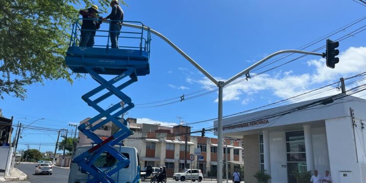 Avenida Cezartina Régis, no Jabotiana, receberá cruzamento semafórico