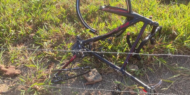 Ciclista morre após colisão com carro na rodovia que liga o Povoado Serra do Machado a Moita Bonita