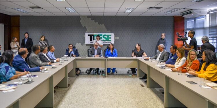 FAMES participa da 1ª reunião do Pacto Pela Educação no ano