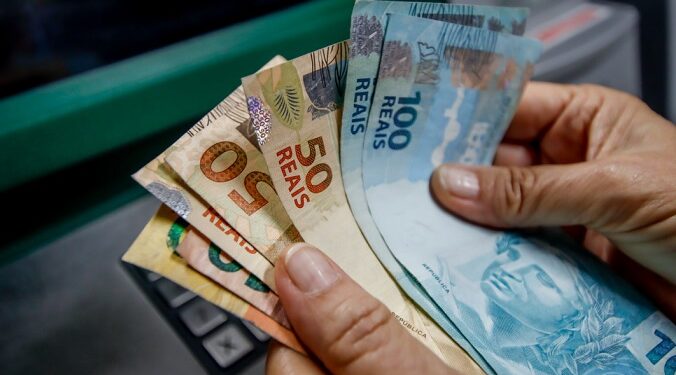 Salário mínimo: incremento na economia será de R$ 69 bi, diz Dieese