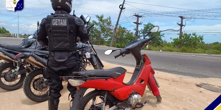 PM prende condutor por receptação de ciclomotor roubado no Conjunto João Alves