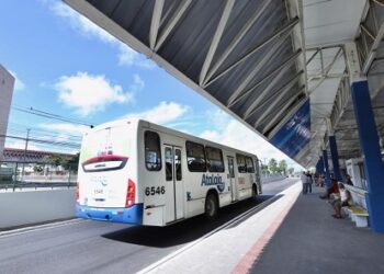 Usuários devem ficar atentos às alterações nos itinerários dos ônibus na Tancredo Neves