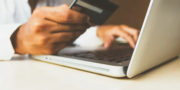 Teto do rotativo reduz endividamento, mas juros continuam altos