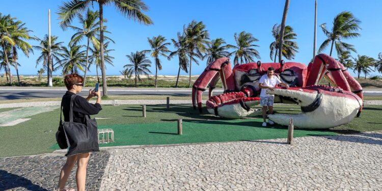 Organização, beleza e cultura: turistas destacam encantos ao visitarem Aracaju