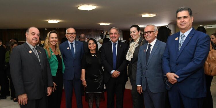 Presidente da FNP, Edvaldo participa de ato no Congresso Nacional em memória do 8/1