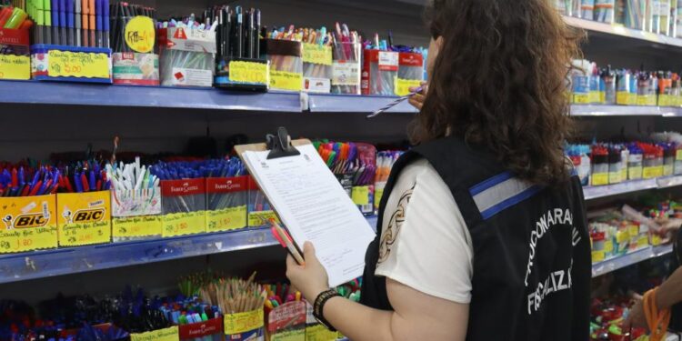 Procon Aracaju divulga lista exemplificativa de materiais escolares que não podem ser solicitados e orienta os consumidores